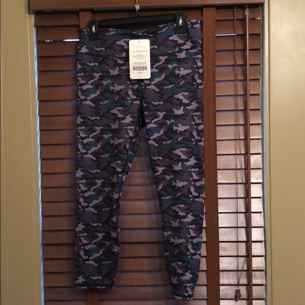 Fabletics Powerhold Capri
